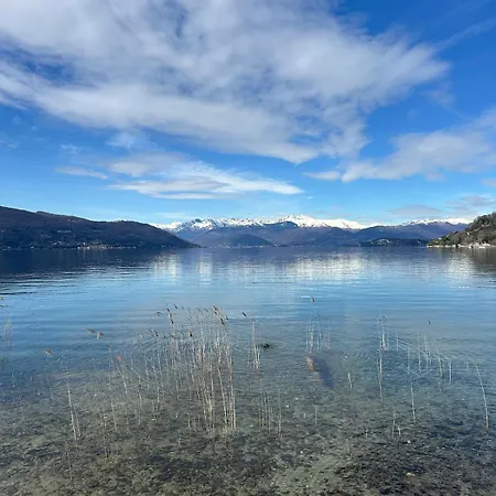 Nest Of The Lakes - Between Maggiore, Monate And Comabbio Apartmán *