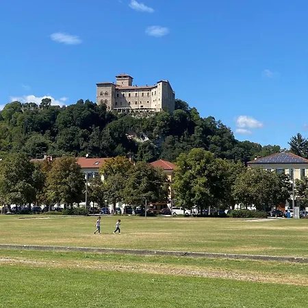 Nest Of The Lakes - Between Maggiore, Monate And Comabbio
