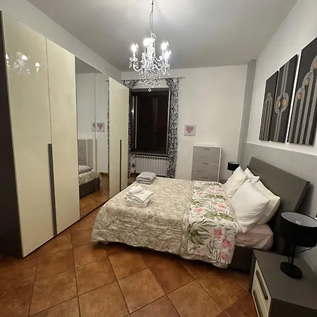 Nest Of The Lakes - Between Maggiore, Monate And Comabbio Apartman *