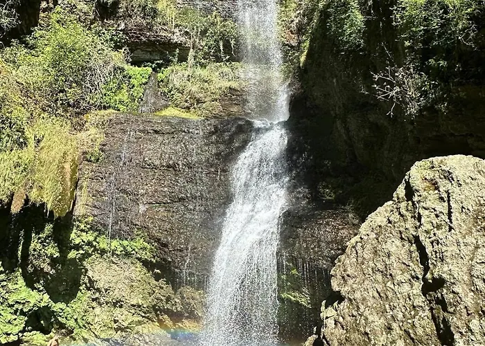 Nest Of The Lakes - Between Maggiore, Monate And Comabbio 카드레짜테